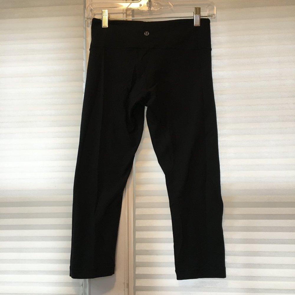 Lululemon Wunder Under Cropped Leggings